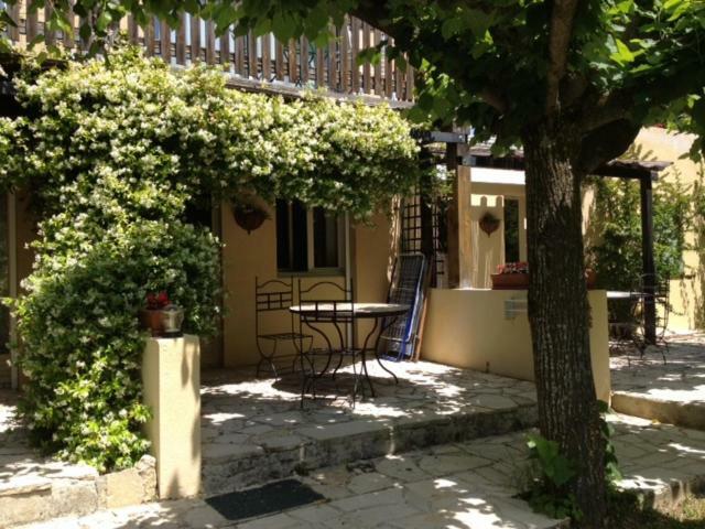 Mas Des Amarens Apartamento Malaucène Exterior foto
